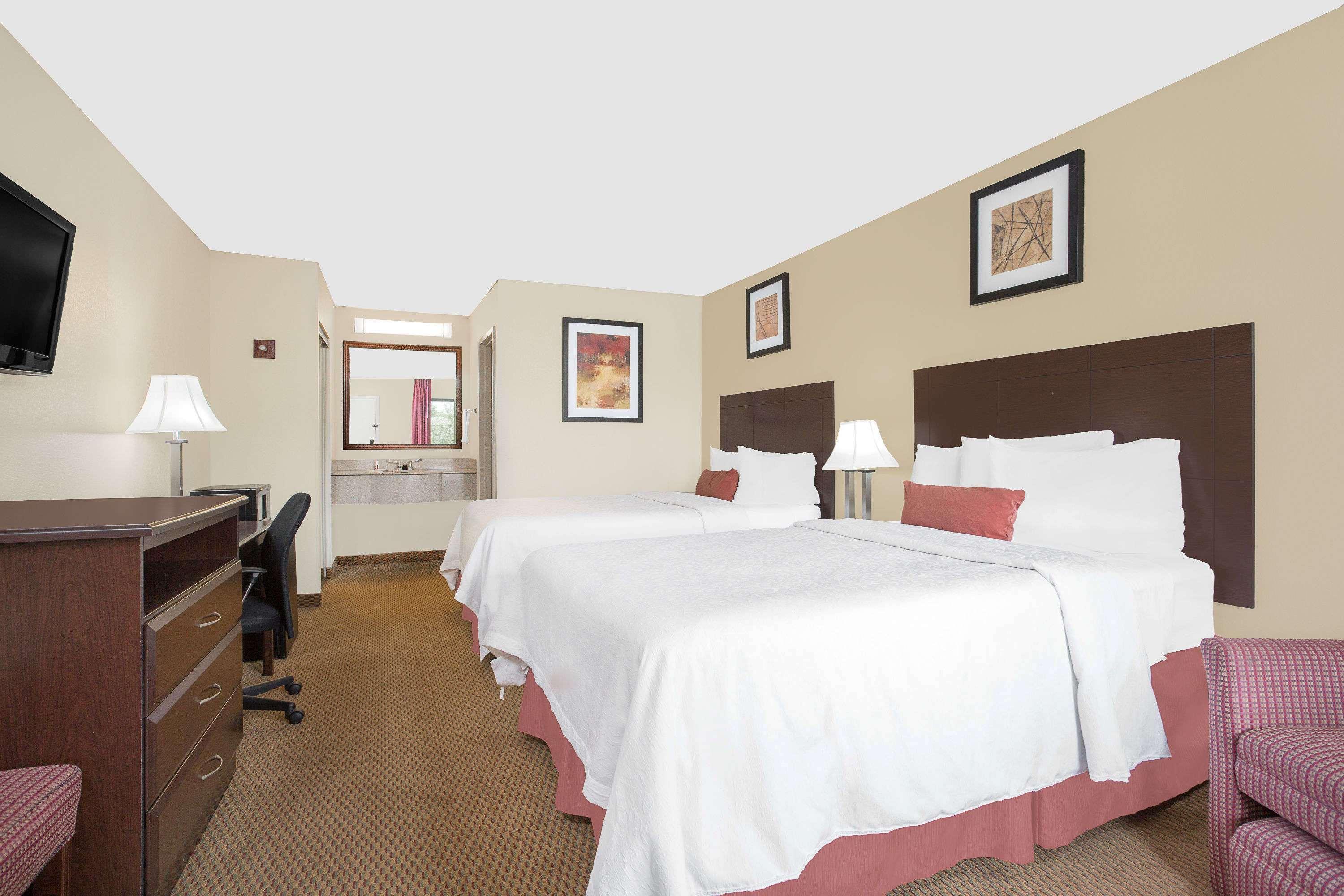 Baymont By Wyndham Greenville Extérieur photo