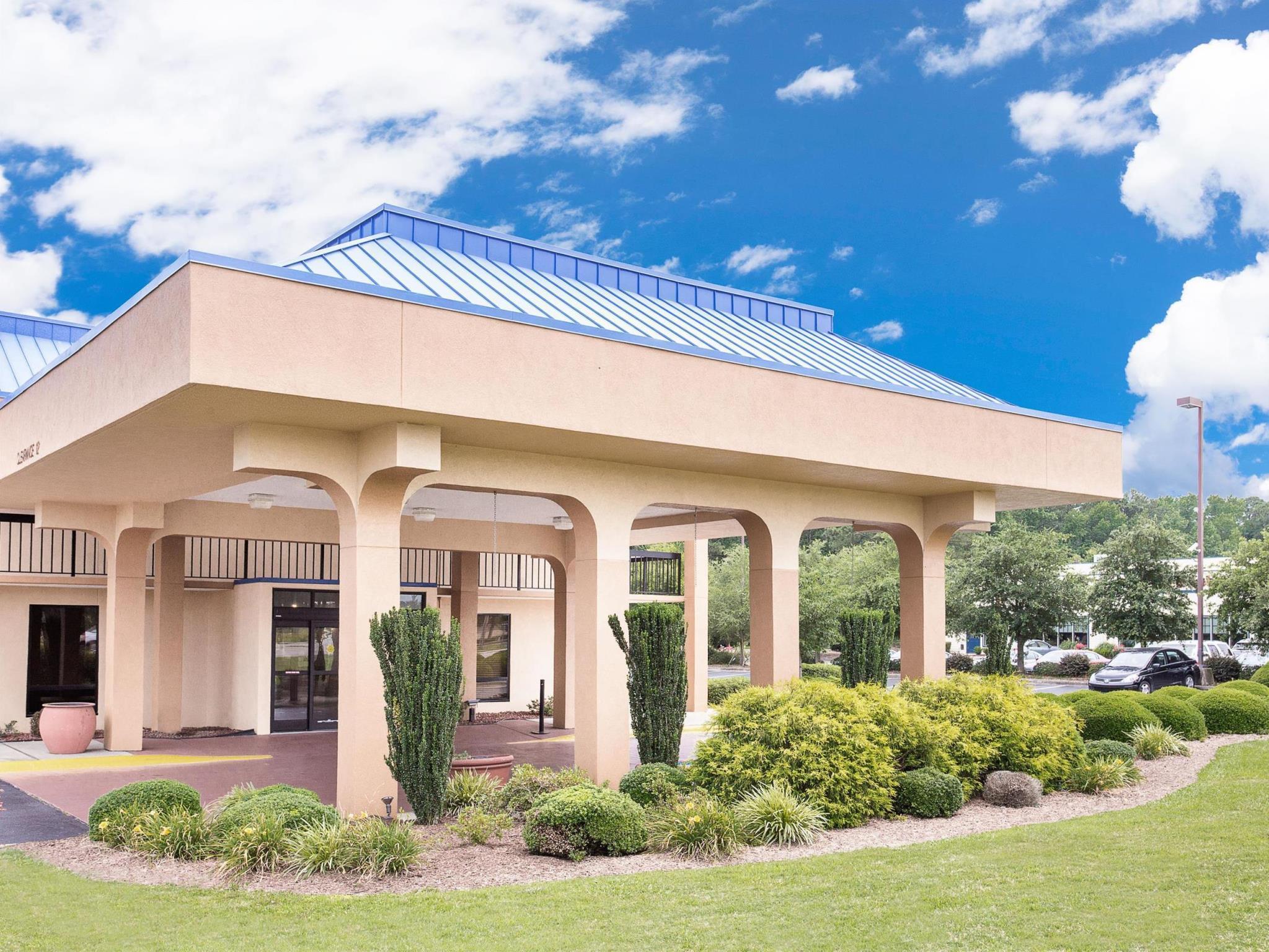Baymont By Wyndham Greenville Extérieur photo