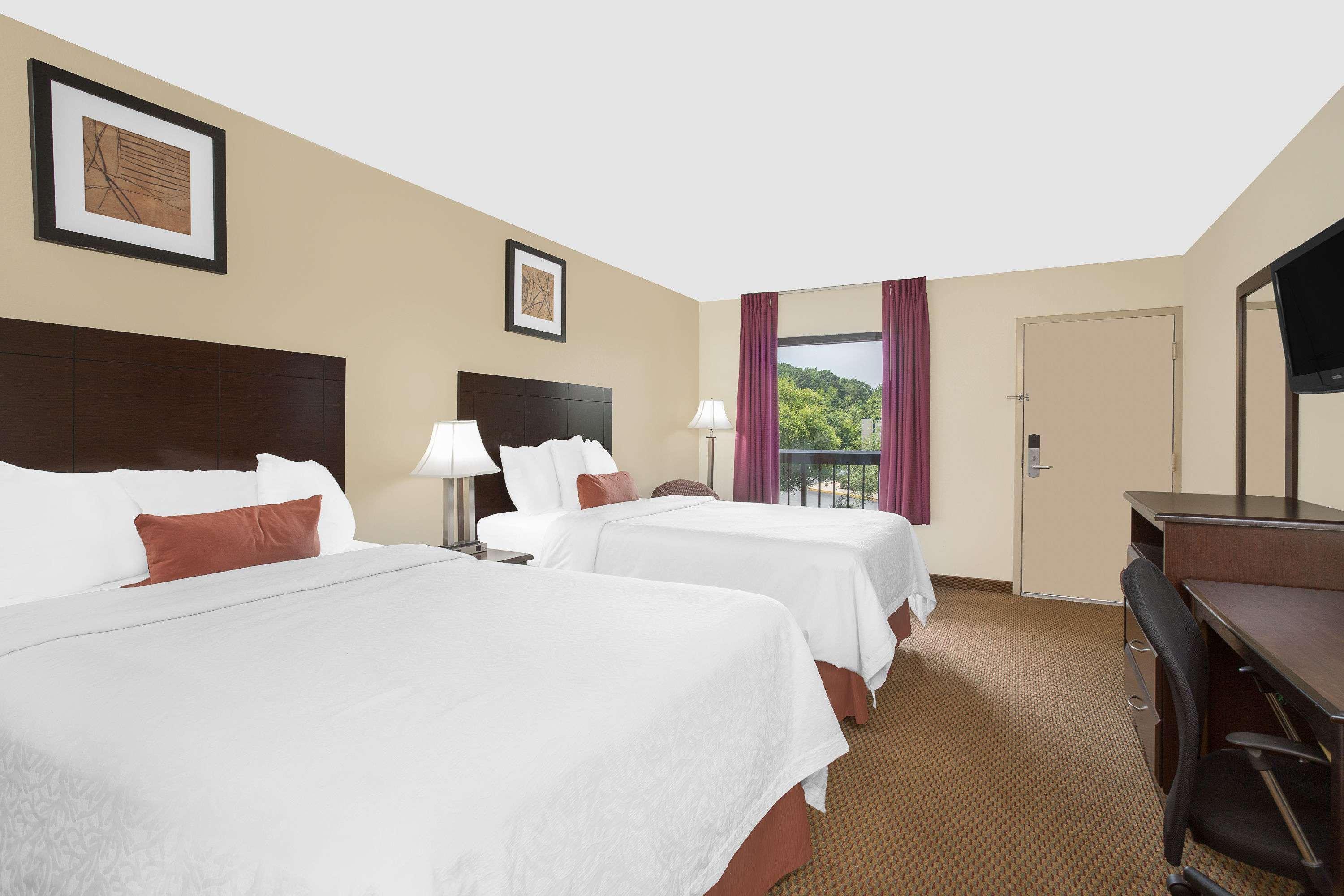 Baymont By Wyndham Greenville Extérieur photo